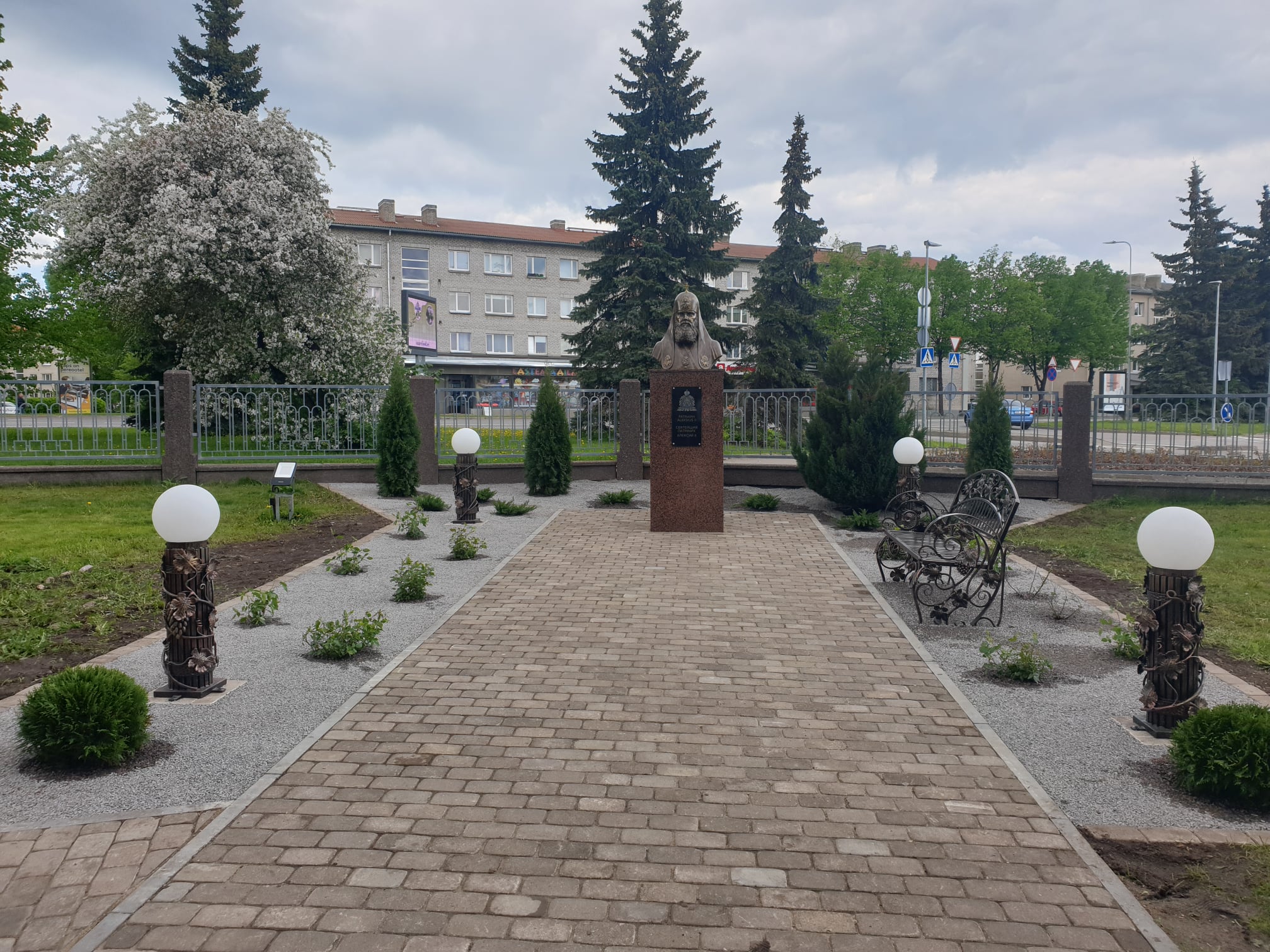 Памятник Патриарху Алексию II в Йыхви